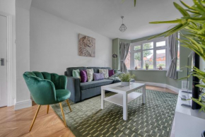 Team Accomodation 4 Bedroom Free Parking WiFi Moseley Birmingham near City Centre NEC BHX